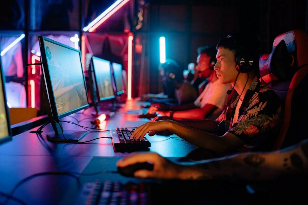 What Makes Esports So Popular Among Gamers?